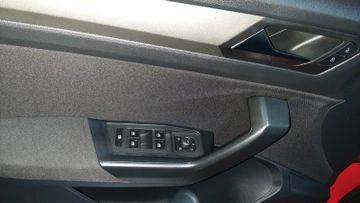 Volkswagen T-Roc - 10