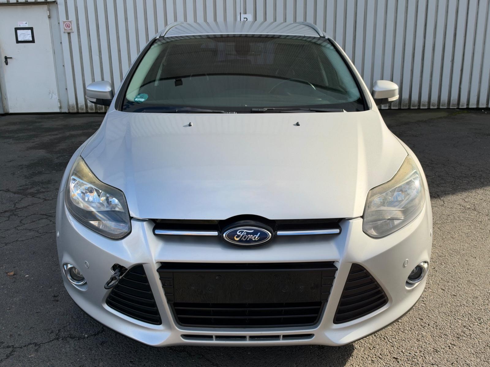 Ford Focus 2014 — rear view