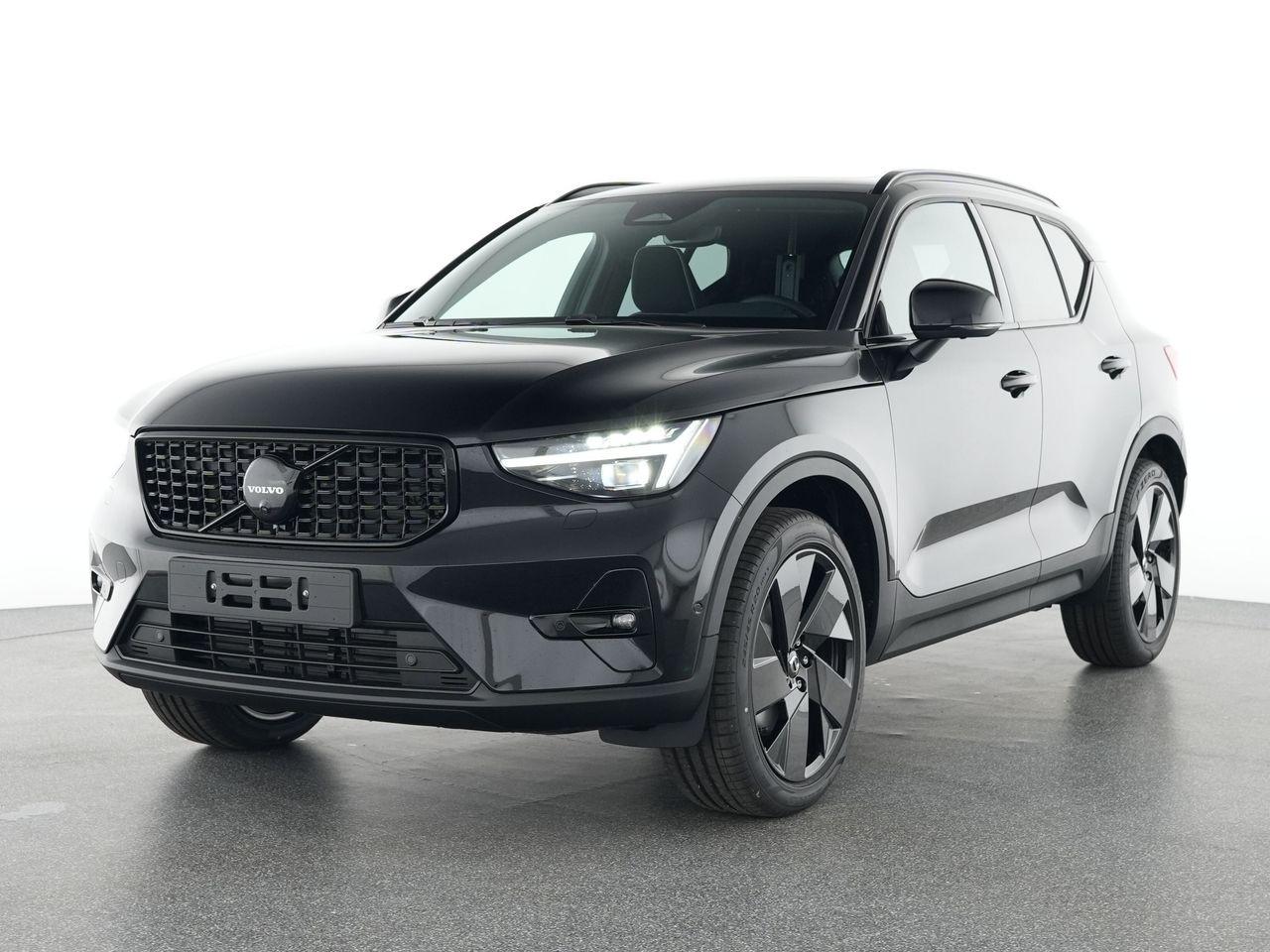 Volvo XC40 B3 Black Edition ULTRA 2WD !!360°+PANO+ACC!