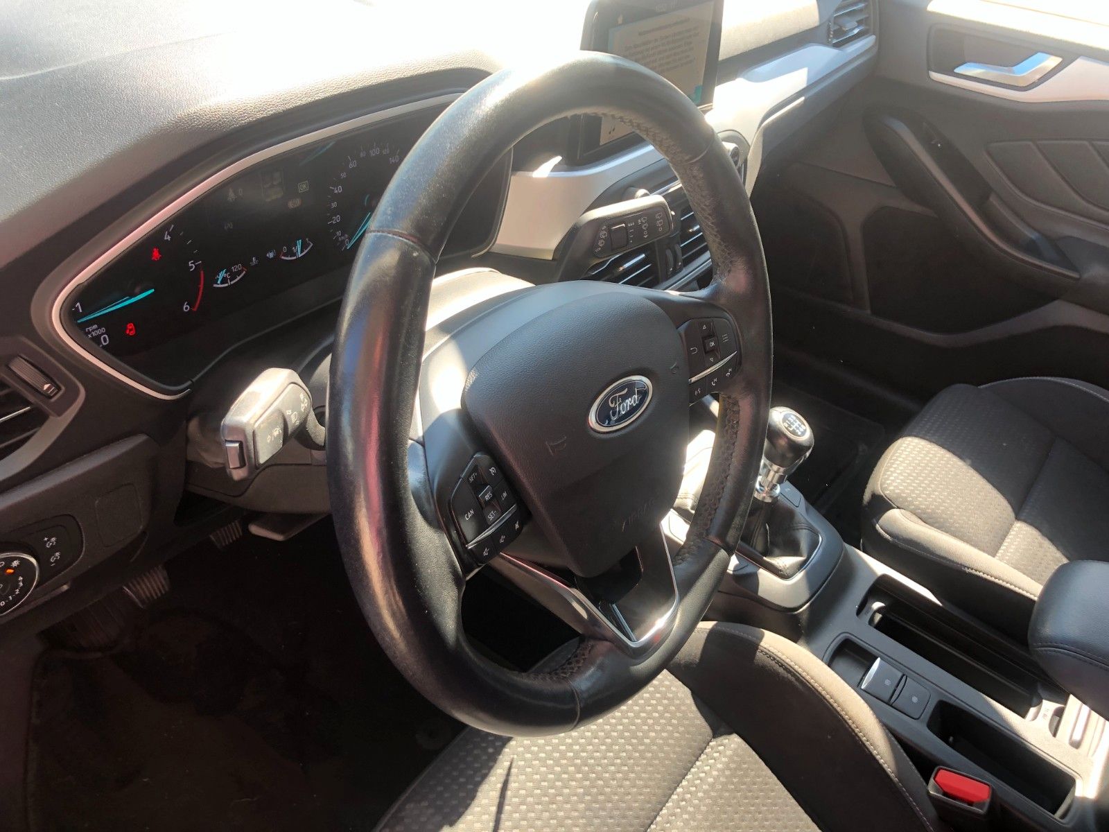 Fahrzeugabbildung Ford Focus Turnier Cool & Connect
