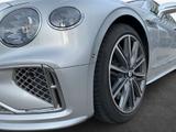 Bentley New Flying Spur V8 Hybrid Mulliner - Bentley Flying Spur Mulliner mit Hybrid-Antrieb (Benzin/Elektro)