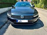 Volkswagen Passat Variant 2.0 TDI SCR 140kW DSG Highlin... - Volkswagen Passat Variant: Von Privat