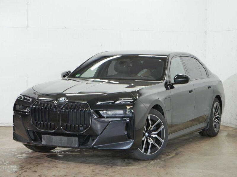 BMW 750 e xDr. M Sport Pro NP 182200.- Fond Entertain