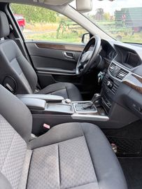 Mercedes E 220 - 5