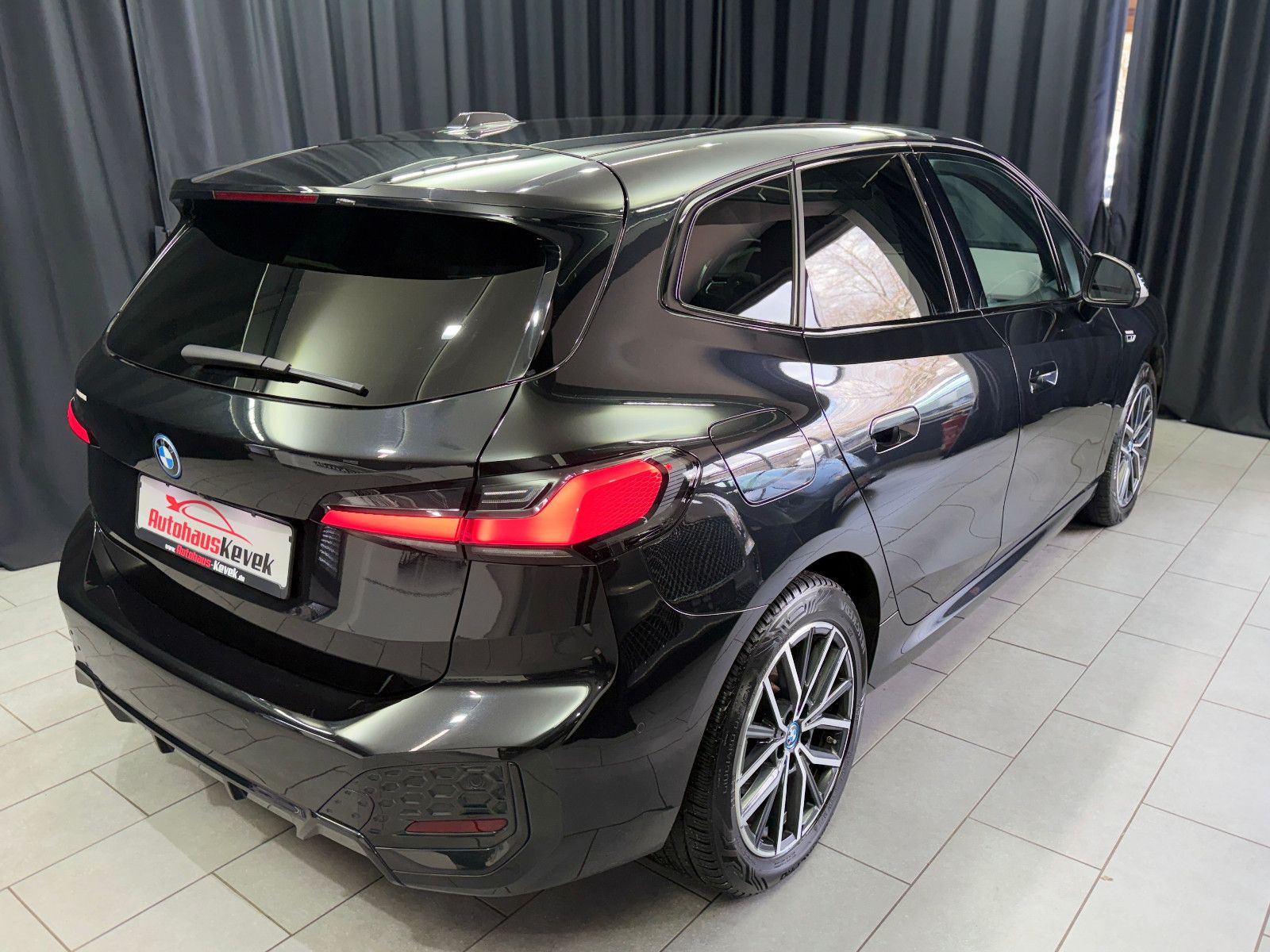 Fahrzeugabbildung BMW 225e Active Tourer xDrive MSport|HIFI|AHK|WIDES