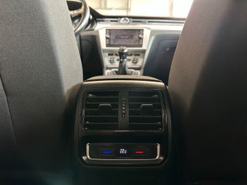 Volkswagen Passat Variant *Massage*Keyless*Tempo*Navi*