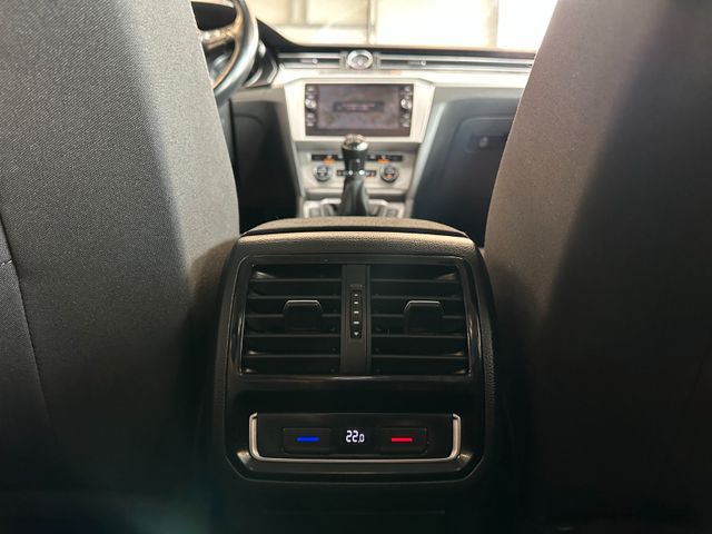 Volkswagen Passat Variant *Massage*Keyless*Tempo*Navi*