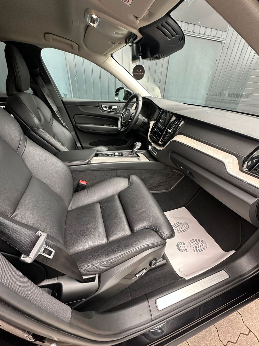 Volvo XC 60 Inscription 2WD SHZ Navi Vollleder LED foto 16