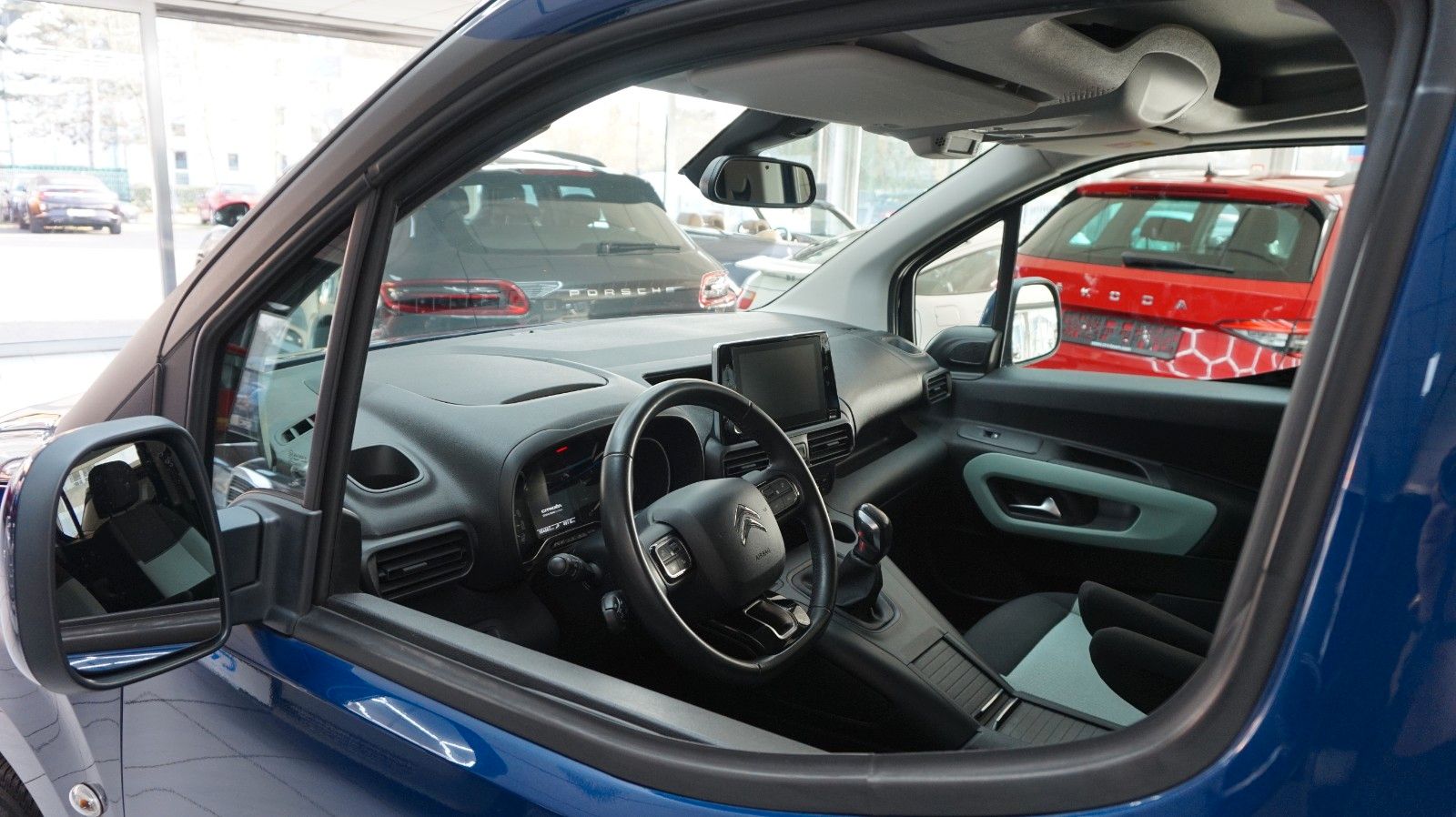 Fahrzeugabbildung Citroën Berlingo Feel M *1.Hand*Carplay*Navi*Kamera*