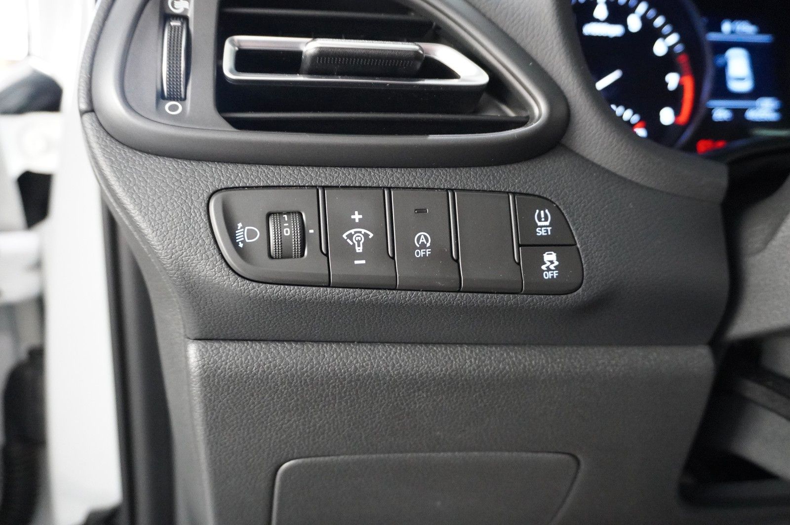 Fahrzeugabbildung Hyundai i30 LIM. 1.5 T-GDI 48V NAVI/LED/SPORT/KAMERA/DAB