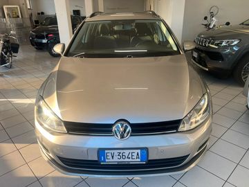 Volkswagen Golf - 2