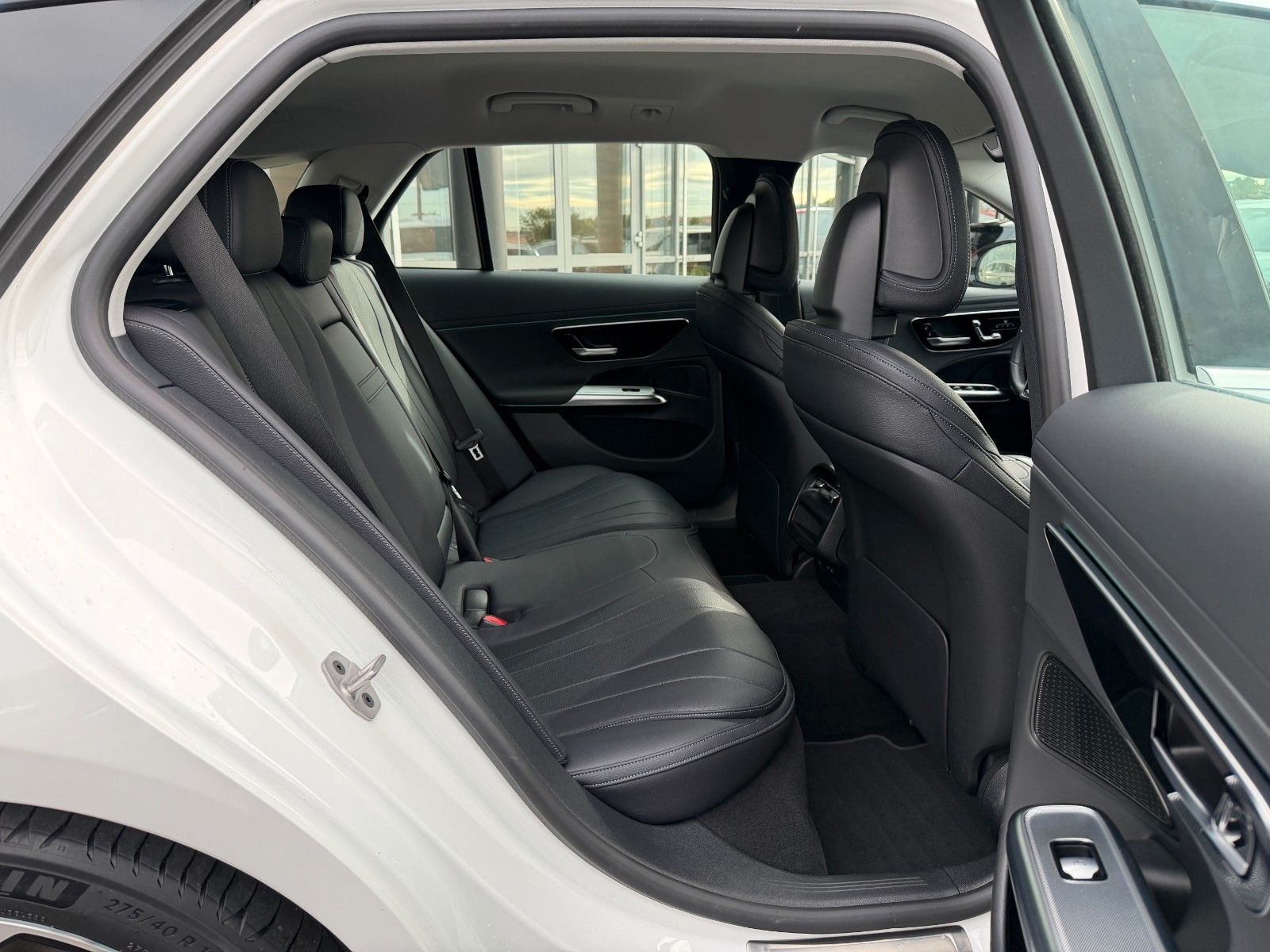 Fahrzeugabbildung Mercedes-Benz E 300de Avantgarde AHK+Distr+Memory+360+DigitalL