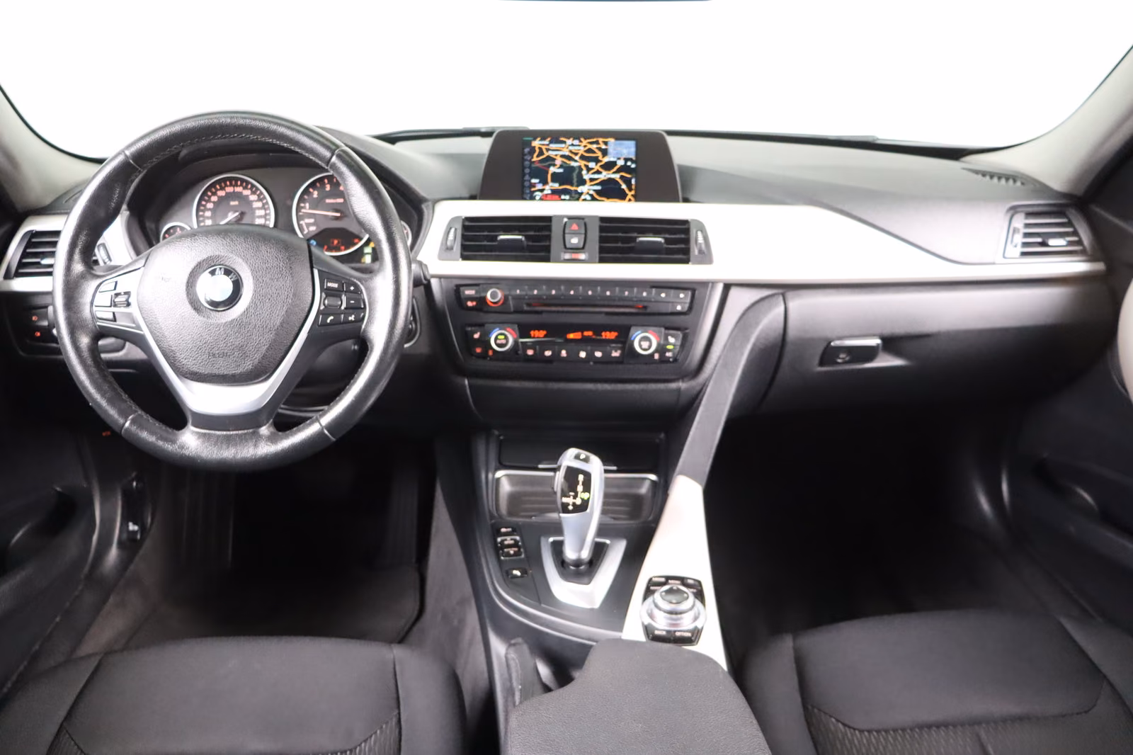 BMW 320 i Touring xDrive * Bi- Xenon * Navi