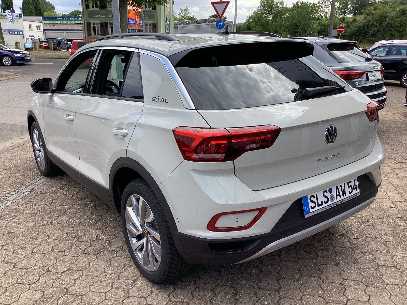 Fahrzeugabbildung Volkswagen T-Roc Goal 1.0 TSI LED  ACC