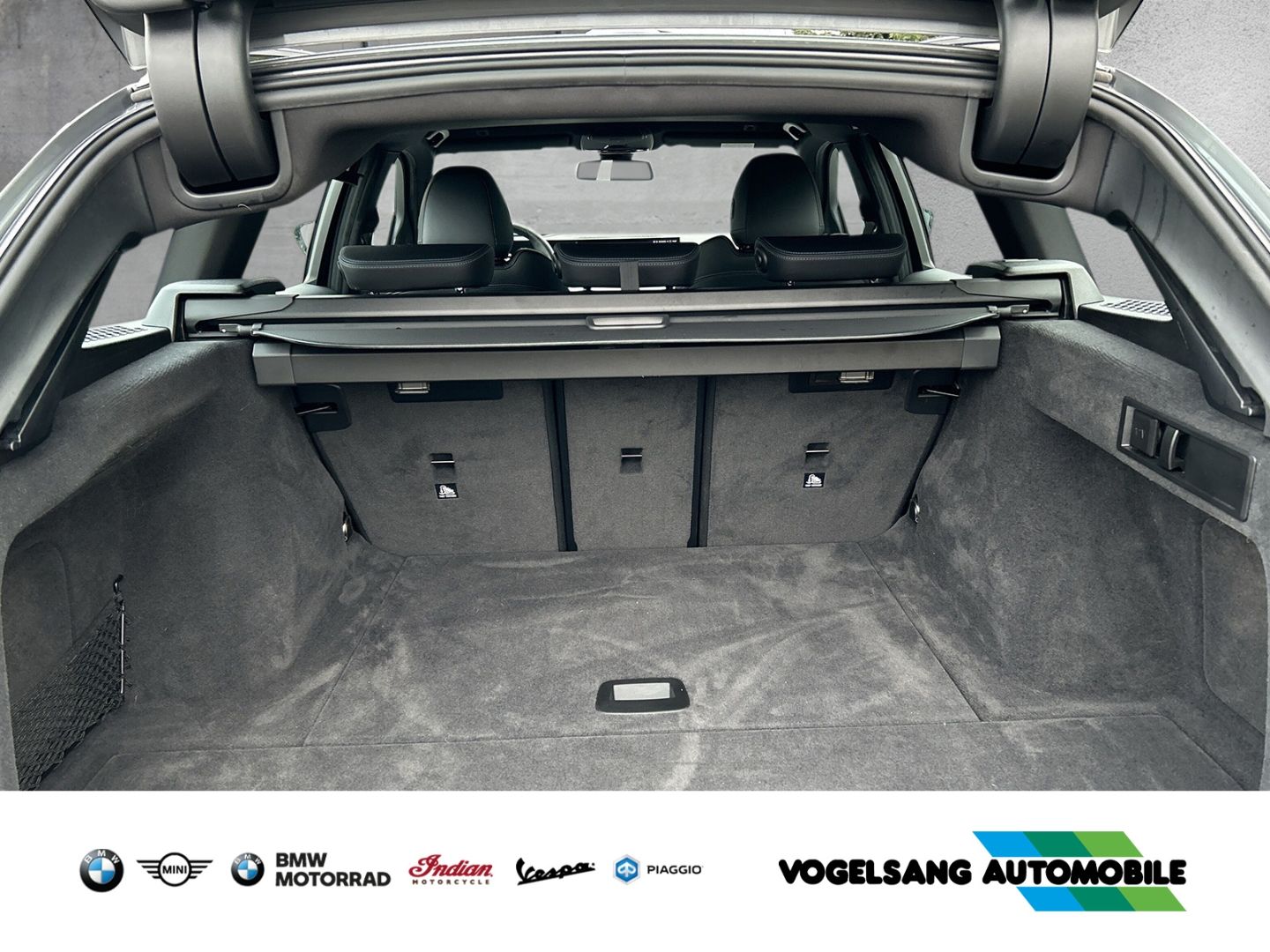 Fahrzeugabbildung BMW 318 iTouring,M Sport,HeadUp,Rückfahrk.,DrivingAs