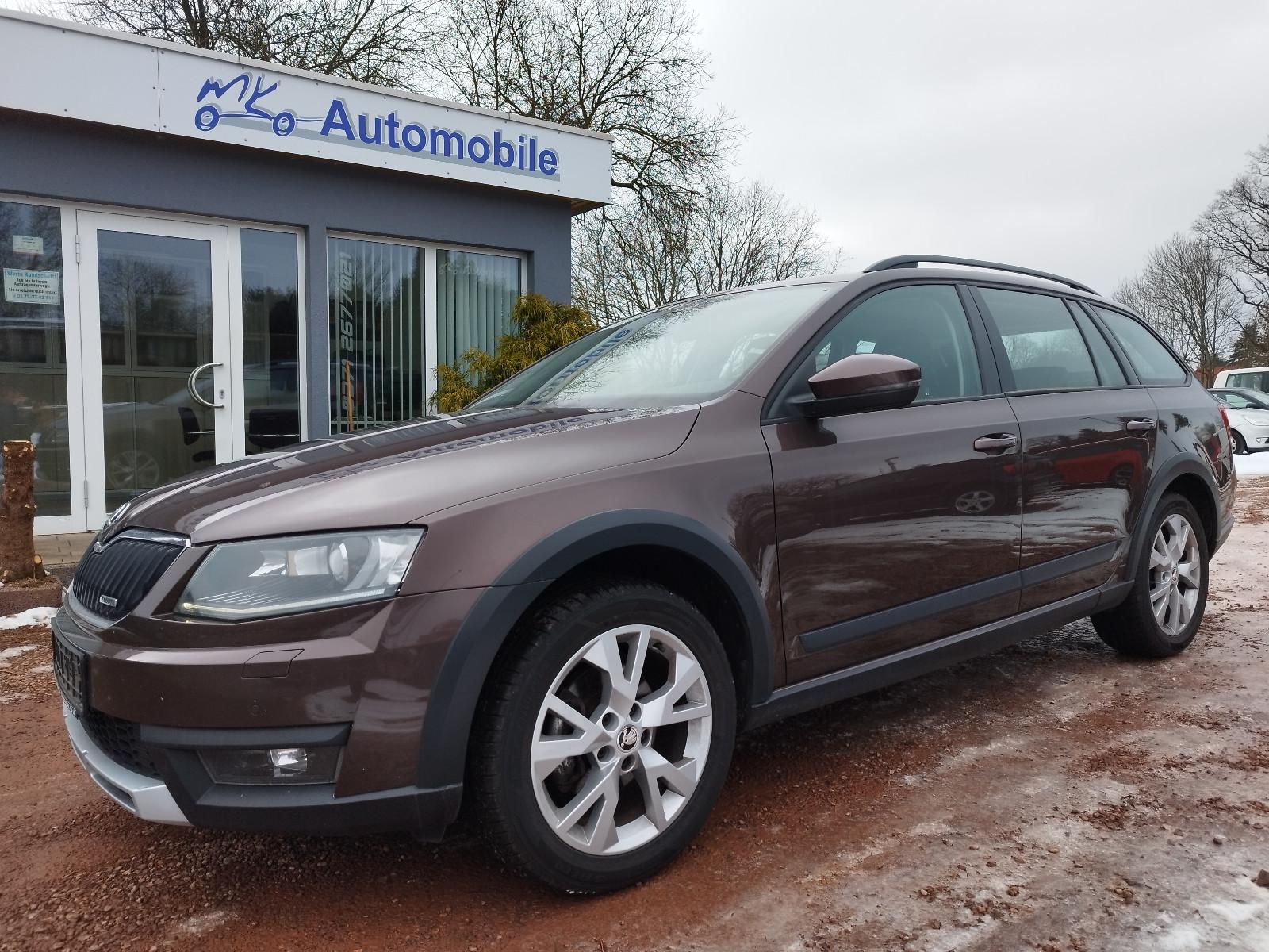 Skoda Octavia Combi Scout 4x4 *1. Hand+STH+Xenon+Navi*