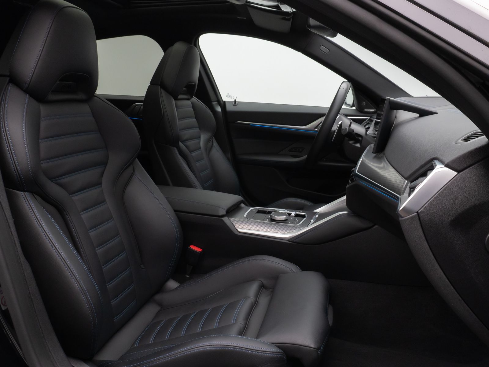 Fahrzeugabbildung BMW M440i Gran Coupé Kamera Glasdach HUD DAB H/K 19"