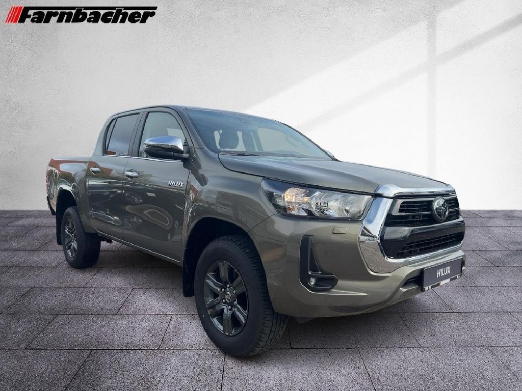 Toyota Hilux 2,8 Double Cab Comfort 4x4 inkl. AHK