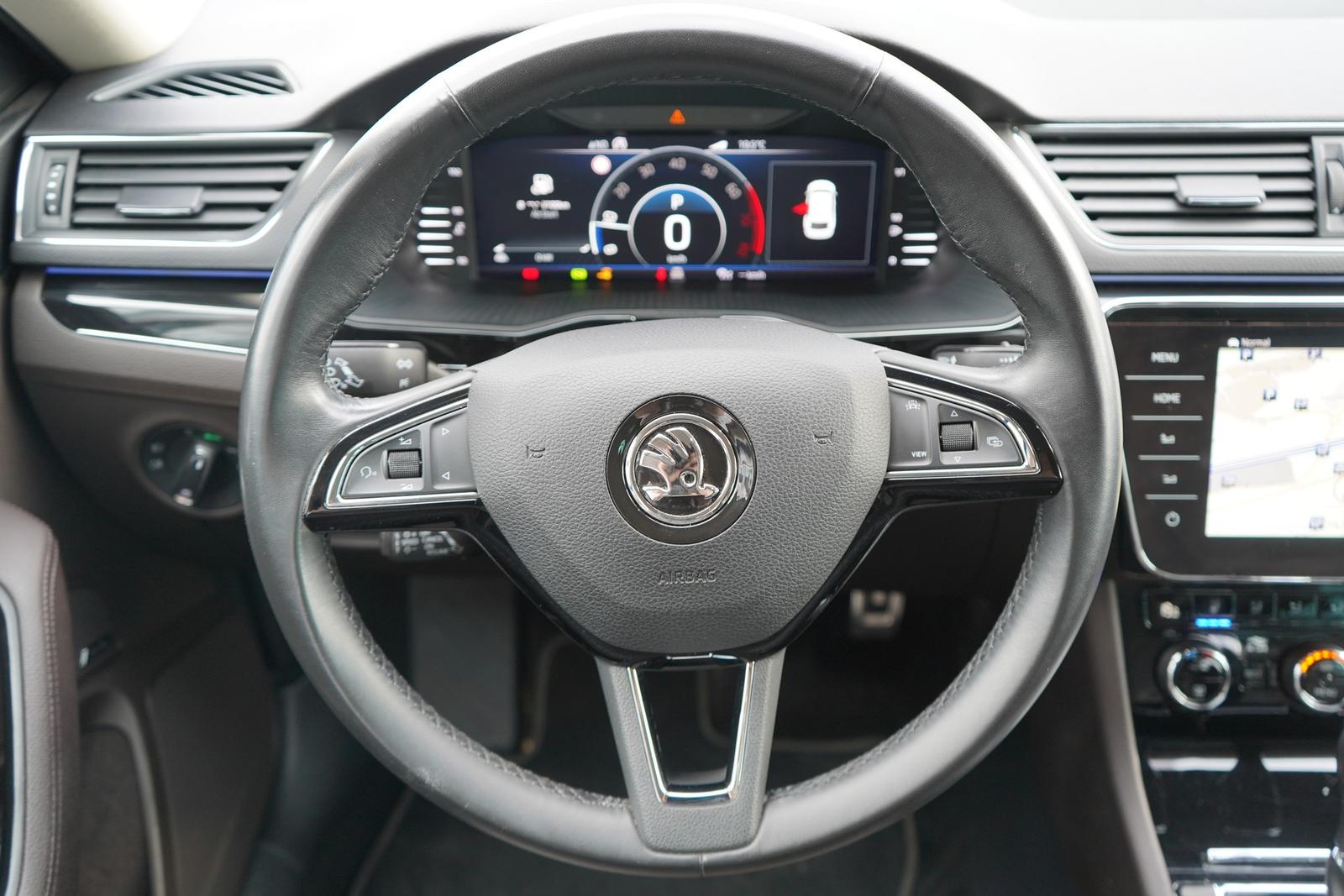 Skoda Superb Combi 2.0 TSI 4x4 DSG LED Navi AHK ACC