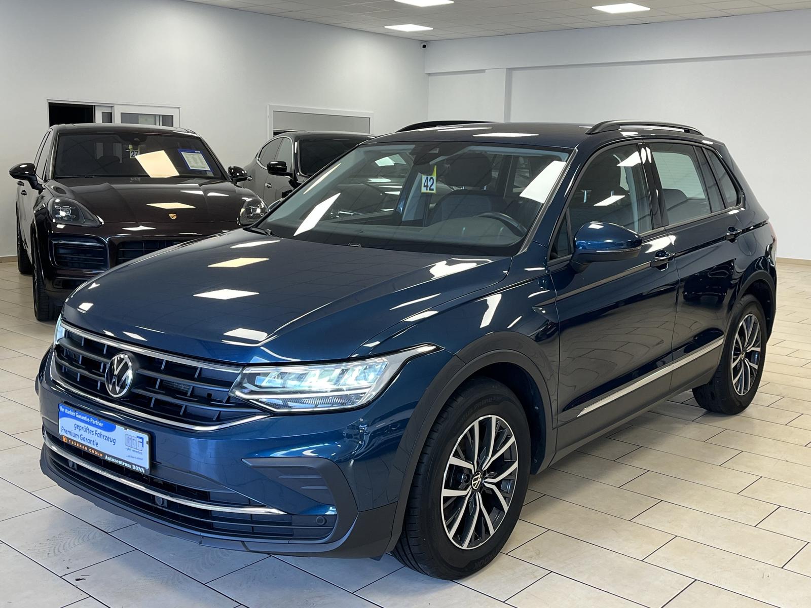 Volkswagen Tiguan Life*Navi*LED*R-Cam*ACC*3-Zonen-Klima*AHK
