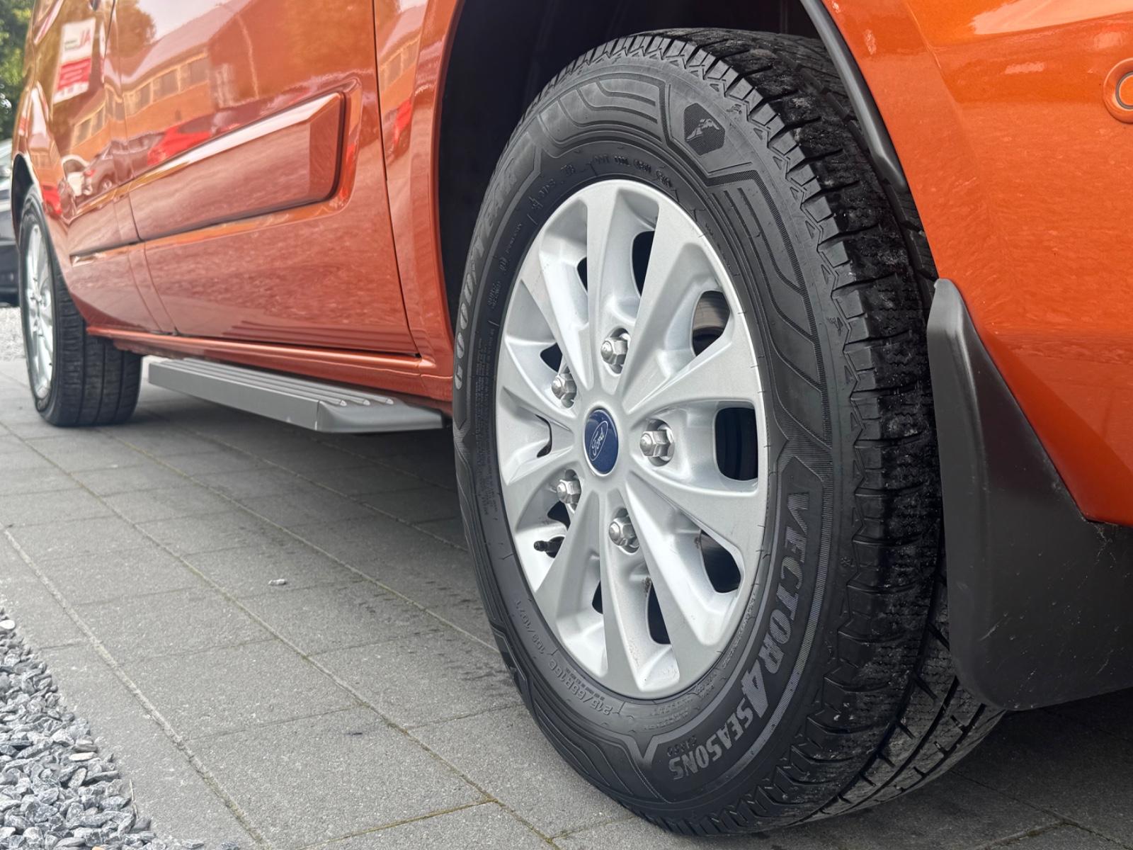 Ford Transit Custom L1 Titanium X *AUTOMATIK|9-SITZE*