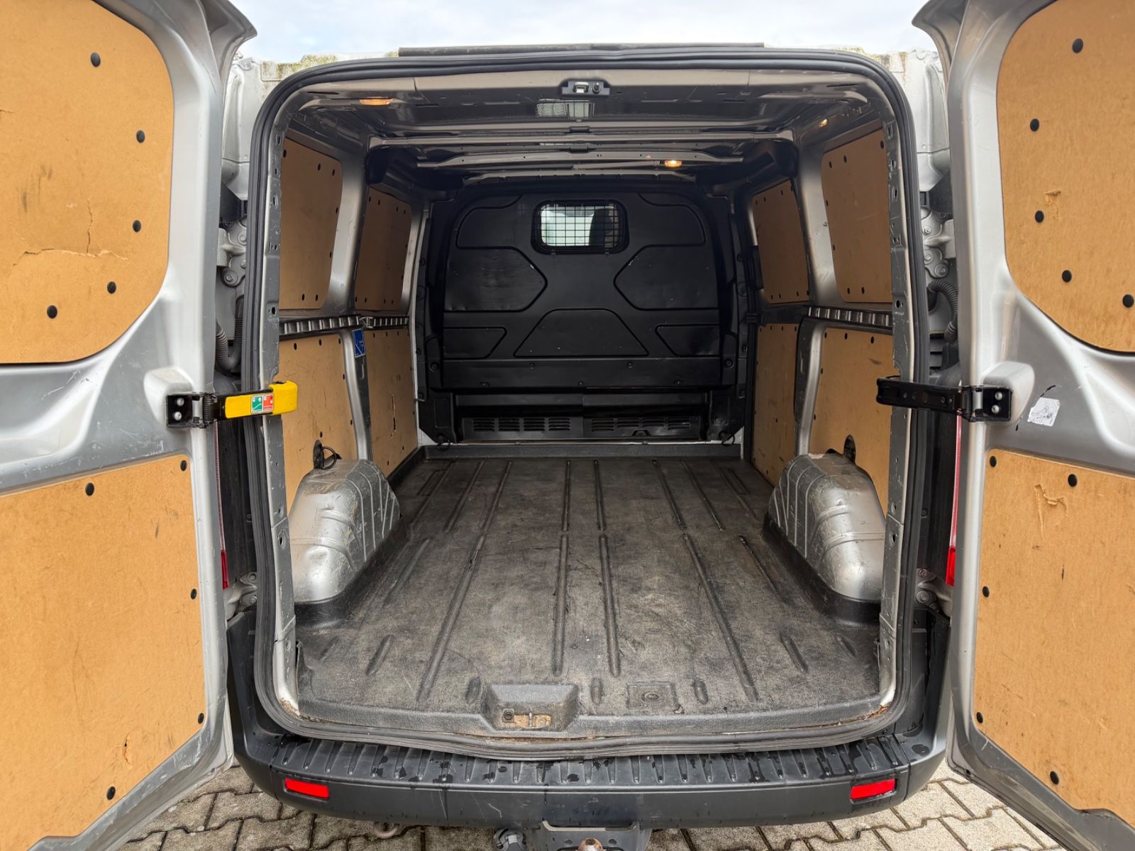 Fahrzeugabbildung Ford Transit Custom AHK 2,5 to
