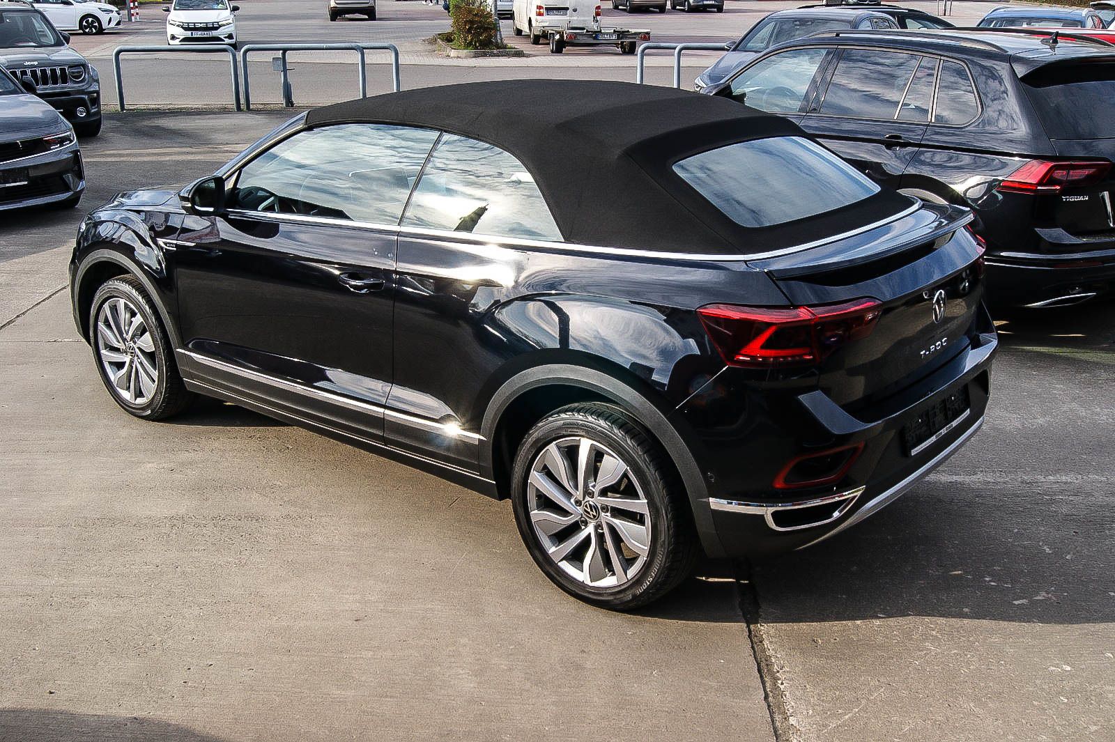 Fahrzeugabbildung Volkswagen T-Roc Cabriolet Move IQ-LIGHT KAMERA E-VERDECK