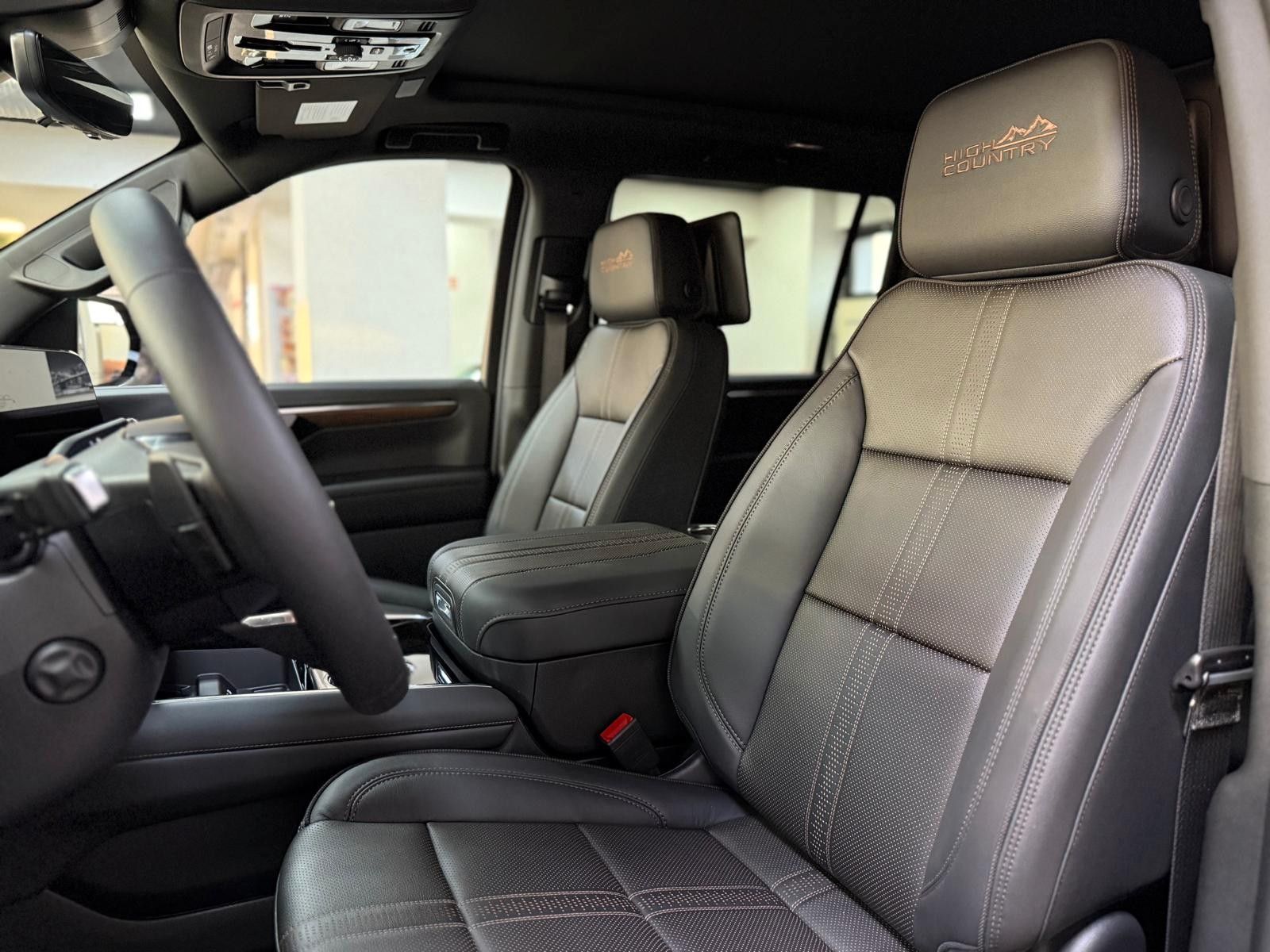 Fahrzeugabbildung Chevrolet 2026 SUBURBAN HIGH COUNTRY 24"-PANORAMA