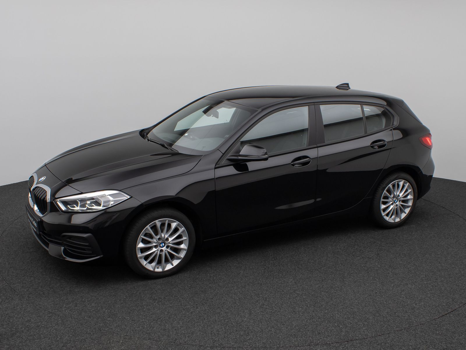 Fahrzeugabbildung BMW 118i Kamera DAB CockPitPro Geschwindigkeitsr LED