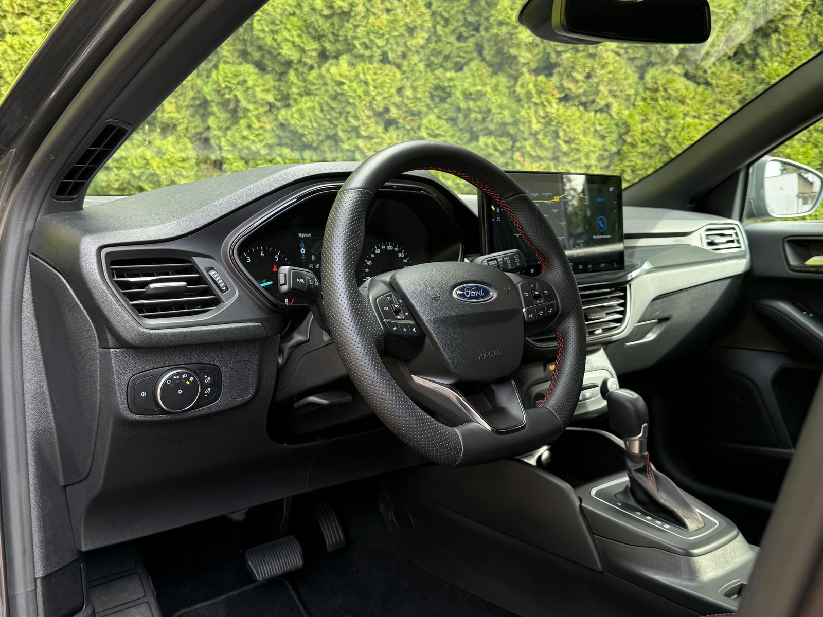 Fahrzeugabbildung Ford Focus 1.0EB ST-Line MATRIX+NAV+WINTER+CARP+SYNC4