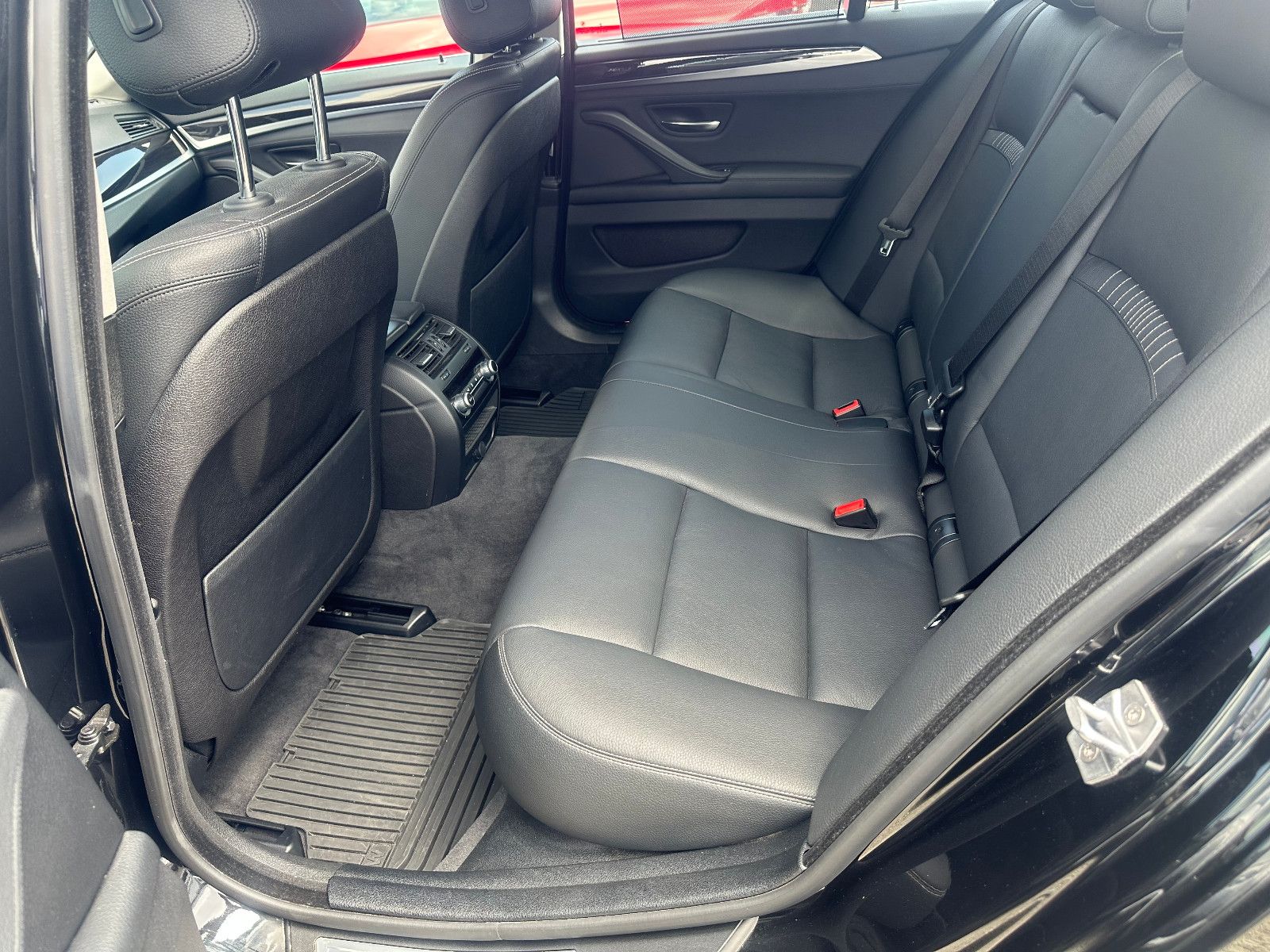 Fahrzeugabbildung BMW 535 d LUXURY*HEAD-UP+LEDER*
