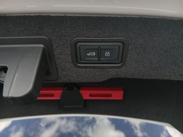 Audi A8 - Bild 26