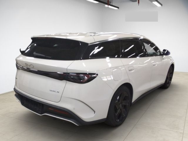 BYD SEAL 6