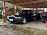 BMW E39 Limousine | Schalter | Cosmosschwarz  - BMW 523 aus 1996