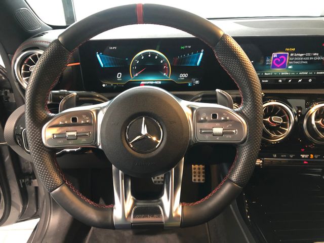 Fahrzeugabbildung Mercedes-Benz CLA 35 AMG 4M Coupe Night/Multibeam/Distronic