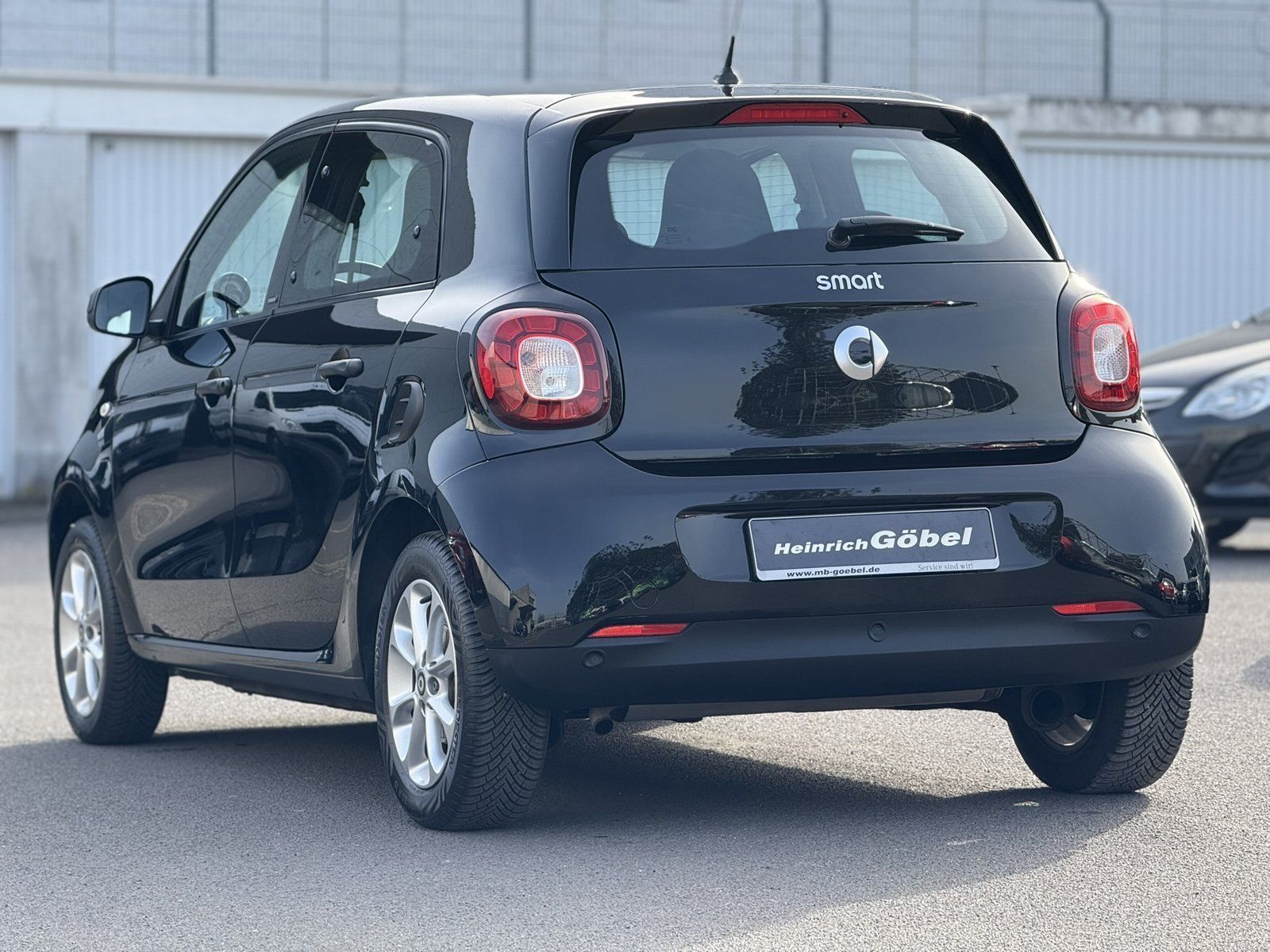 Fahrzeugabbildung Smart forfour*AUTOMATIK*NAVI*PDC*SITZHEIZUNG*