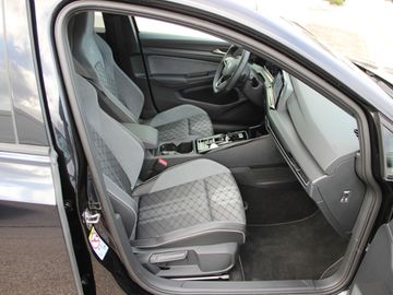 Volkswagen Golf VIII 2.0 TDI Black Style R line