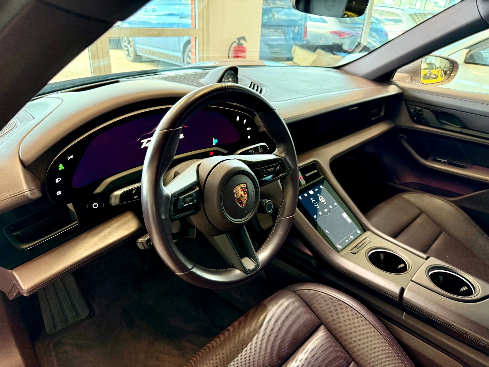 Fahrzeugabbildung Porsche Taycan Performance/HeadUP/SportDesign/APPROVED