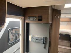 Adria Supreme 670 SL,Navi,Markise,Luftfeder,Automatik