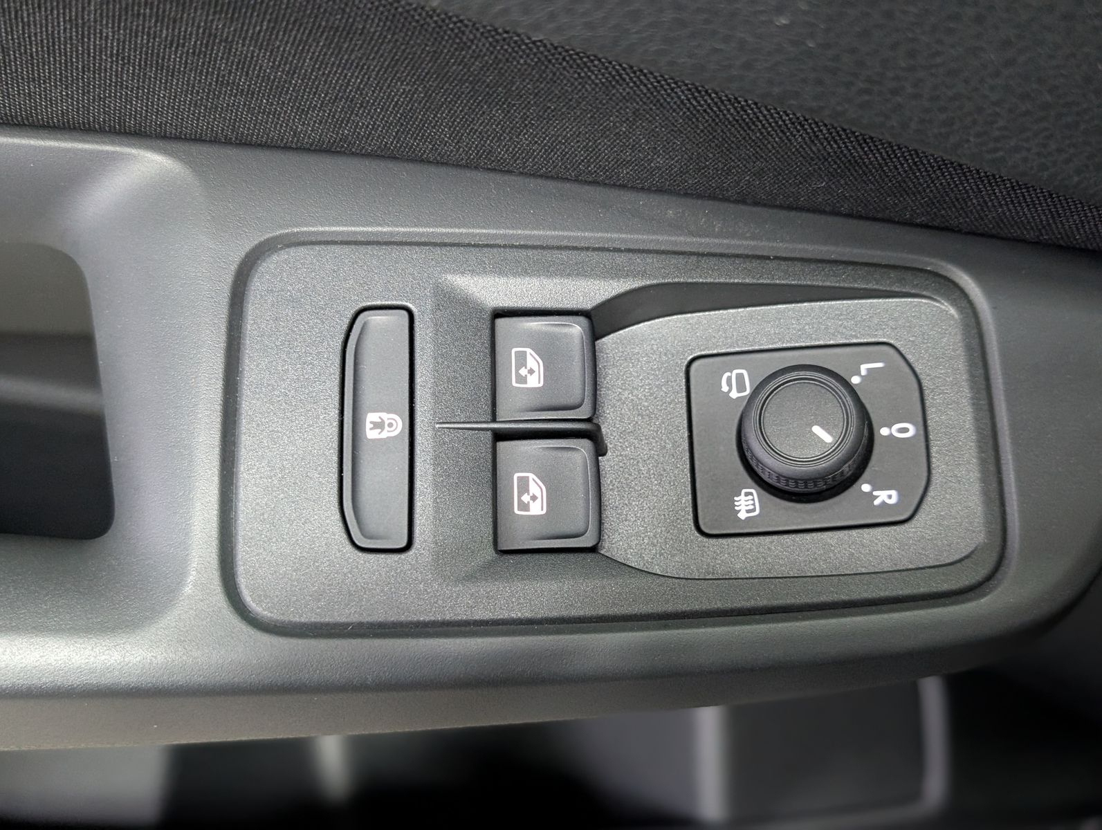 Fahrzeugabbildung Ford Grand Tourneo L2 Titanium 7-Sitze Bi-LED CAM AHK