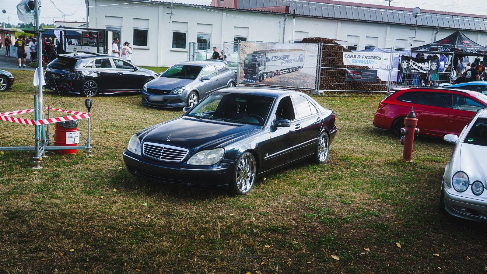 Mercedes-Benz 220