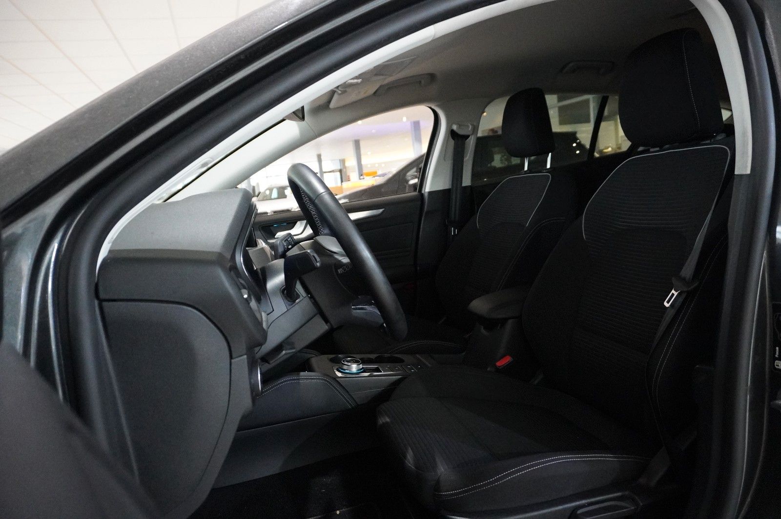 Fahrzeugabbildung Ford Focus Turnier  1.0 TITANIUM X NAVI/LED/KAMERA/SH
