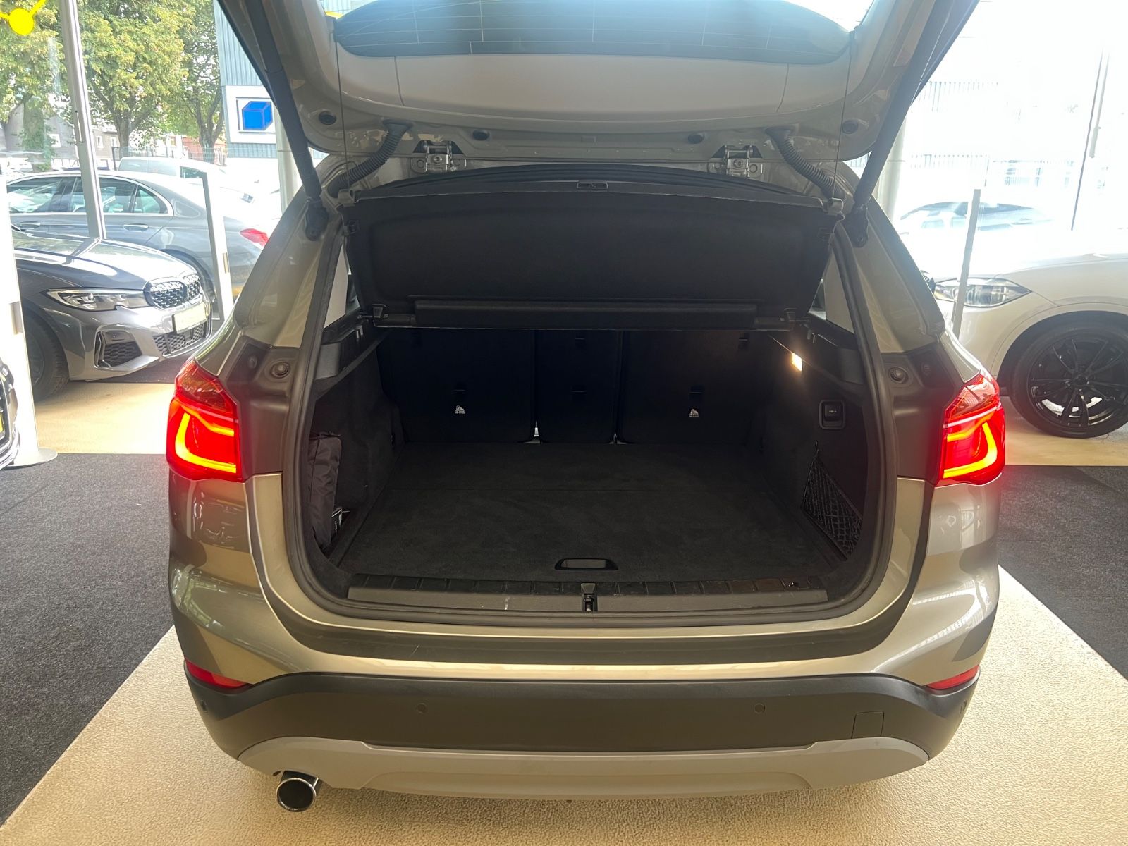 Fahrzeugabbildung BMW X1 sDrive 18 d Advantage *LED*NAVI*SITZHEIZUNG*