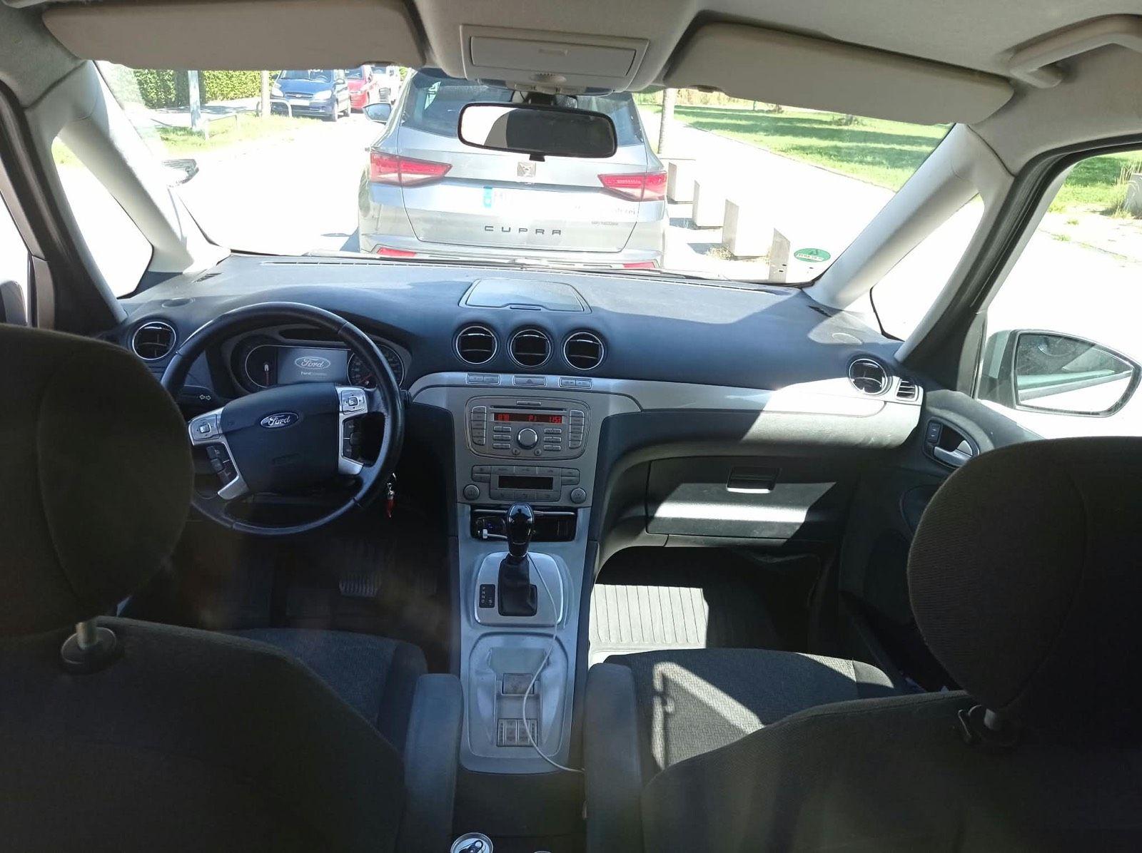 Ford Galaxy 2009 — photo 10