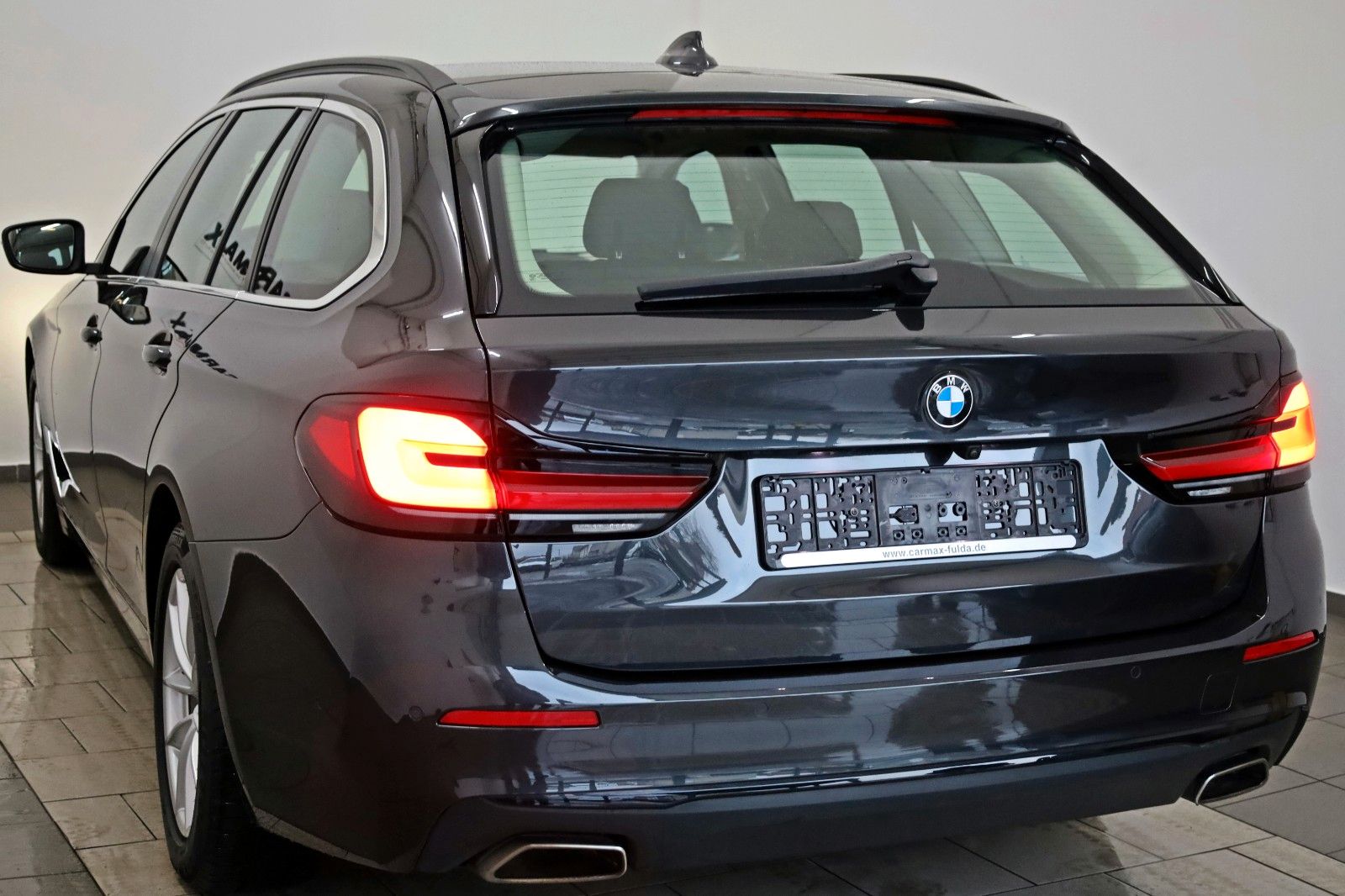 Fahrzeugabbildung BMW 530dA xDrive Touring Leder,Navi,Laser,HeadUp,SH