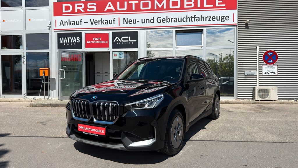BMW iX1 - iX1 30 xDrive/H&K/PANO/AHK/Driv.Assist.Plus