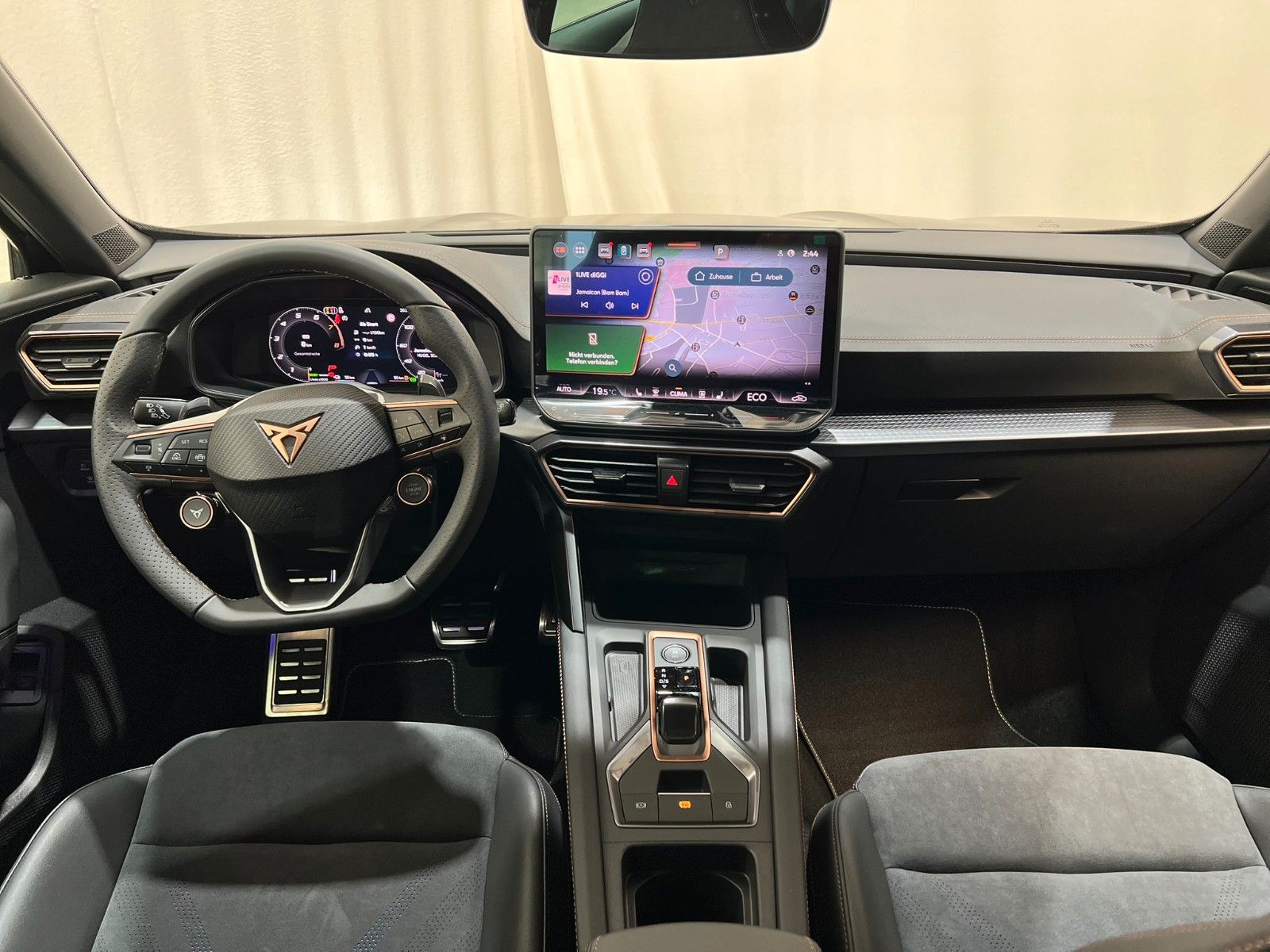 Fahrzeugabbildung CUPRA Formentor 1.5 e-HYBRID / EdgePaket / AHK