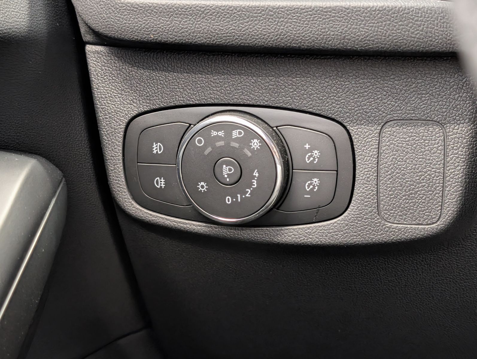 FORD Focus 1.0 EcoBoost MHEV ST-Line X Navi – Bild 34