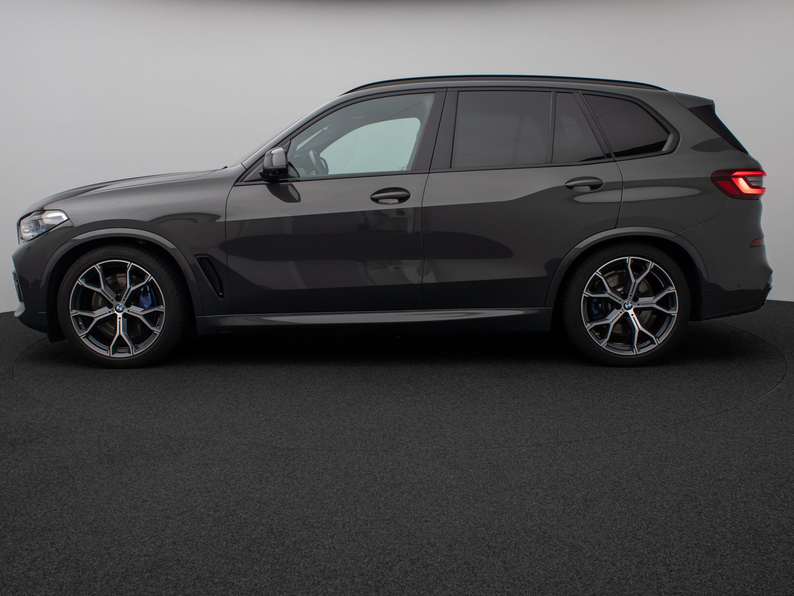 Fahrzeugabbildung BMW X5 xD40d M Sport Panorama Laser 360°HUD DAB H/K