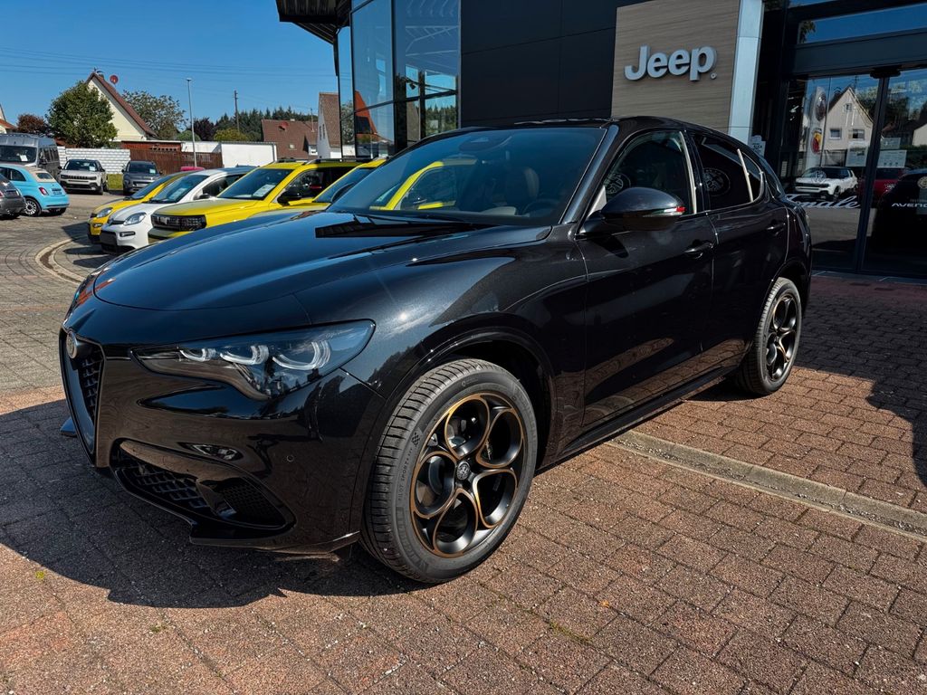 Stelvio 2.0 Intensa Allrad 280PS Glasdach Navi
